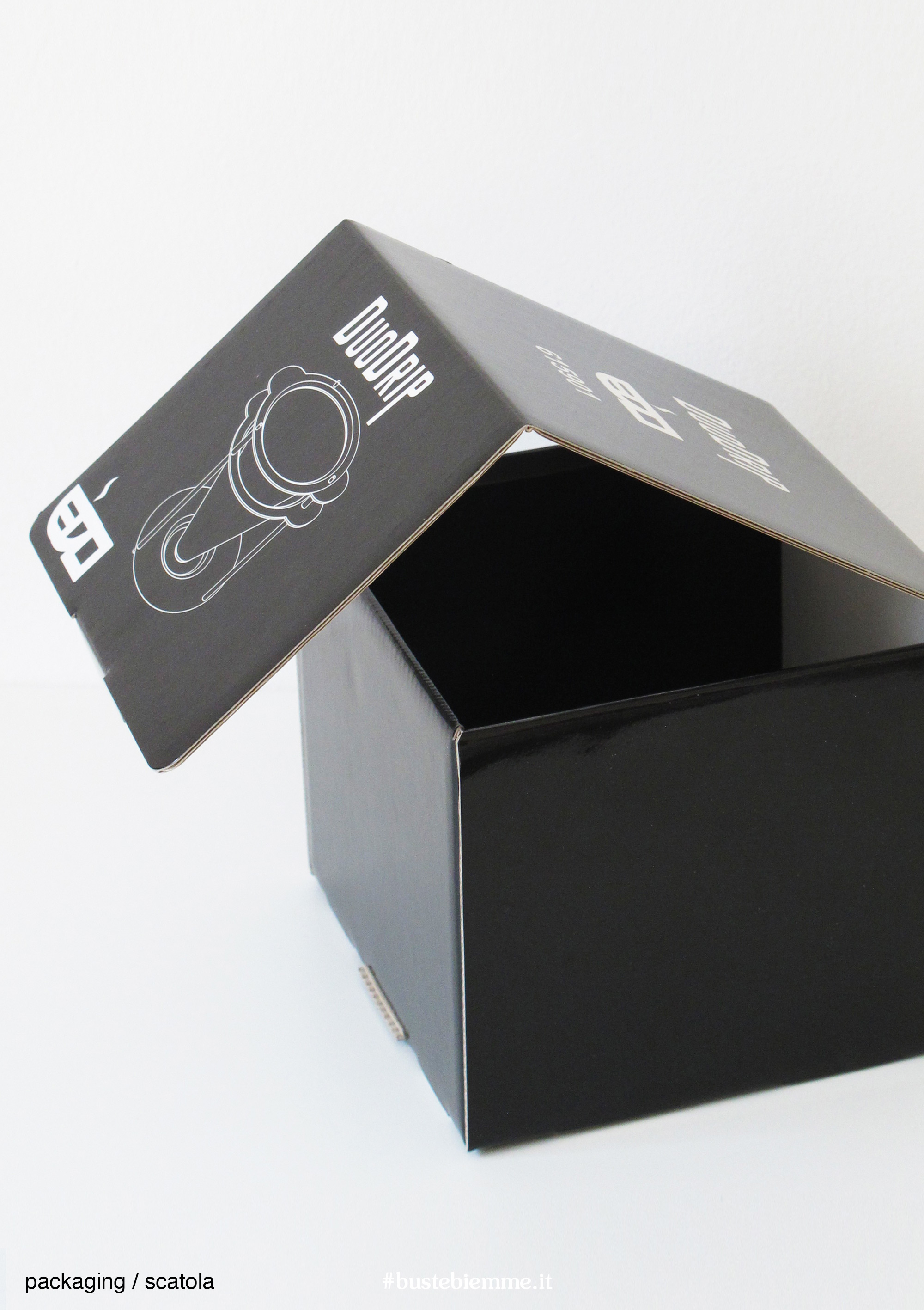 scatola automontante in cartoncino teso personalizzata con chiusura a libro