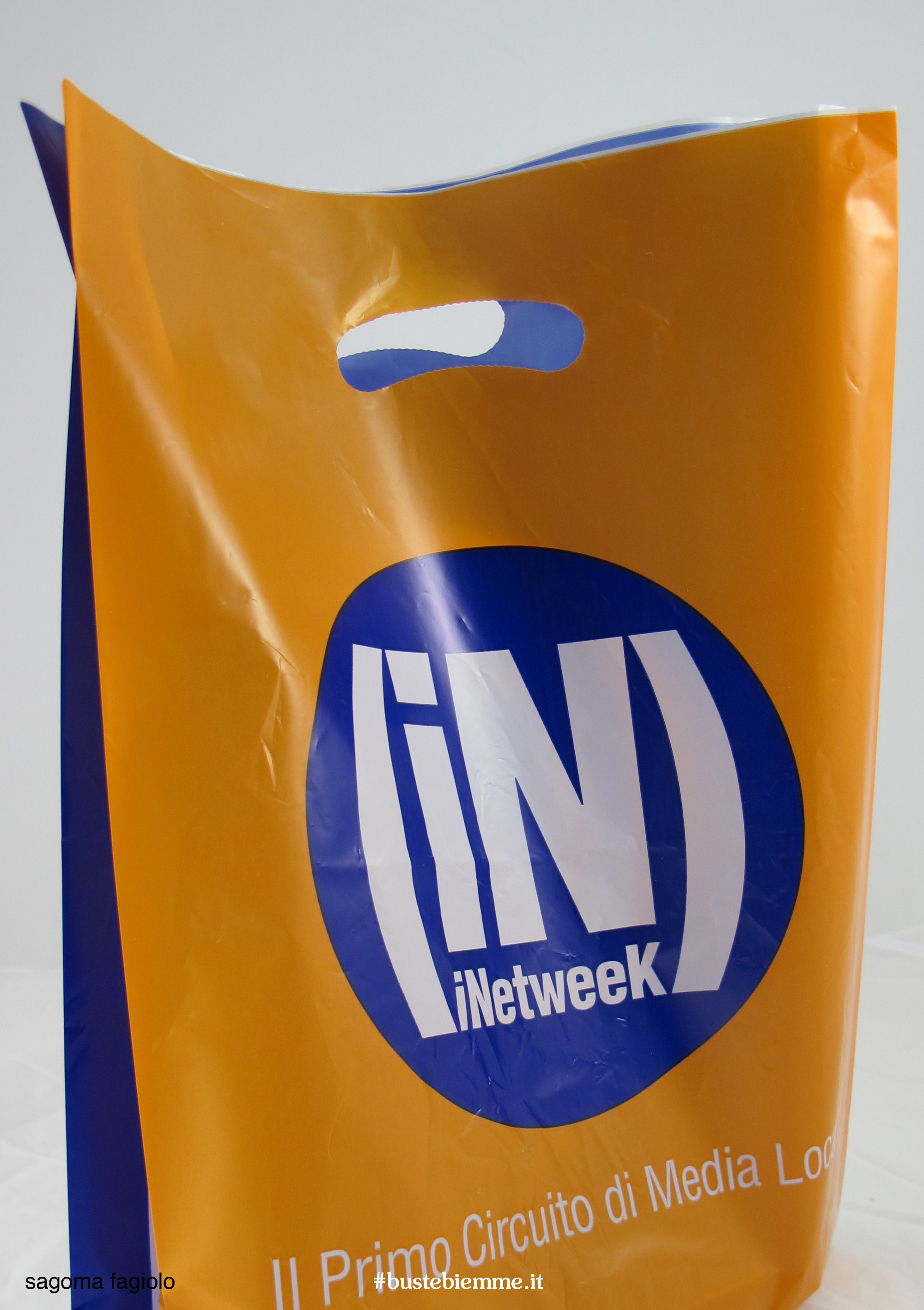 sacchetto in plastica personalizzato con maniglia fustellata
